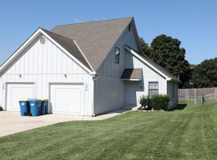 324 Dains St, Liberty, MO 64068