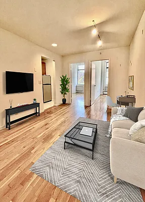 Rented by Maz Group NY | media 3