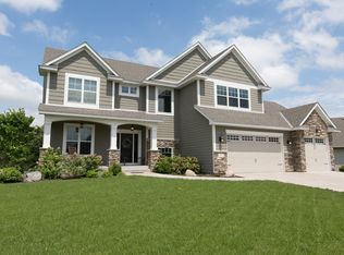 435 Riverside Cir, Anoka, MN 55303