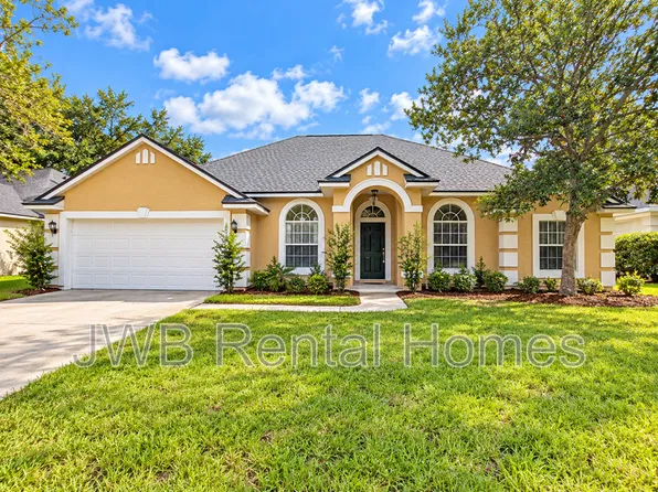 557 Grand Parke Dr, Saint Johns, FL 32259