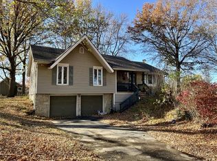 7008 S Arnett Rd, Grain Valley, MO 64029