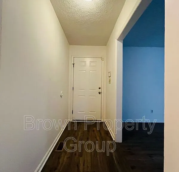 6901 Woodmark Dr — Photo 3