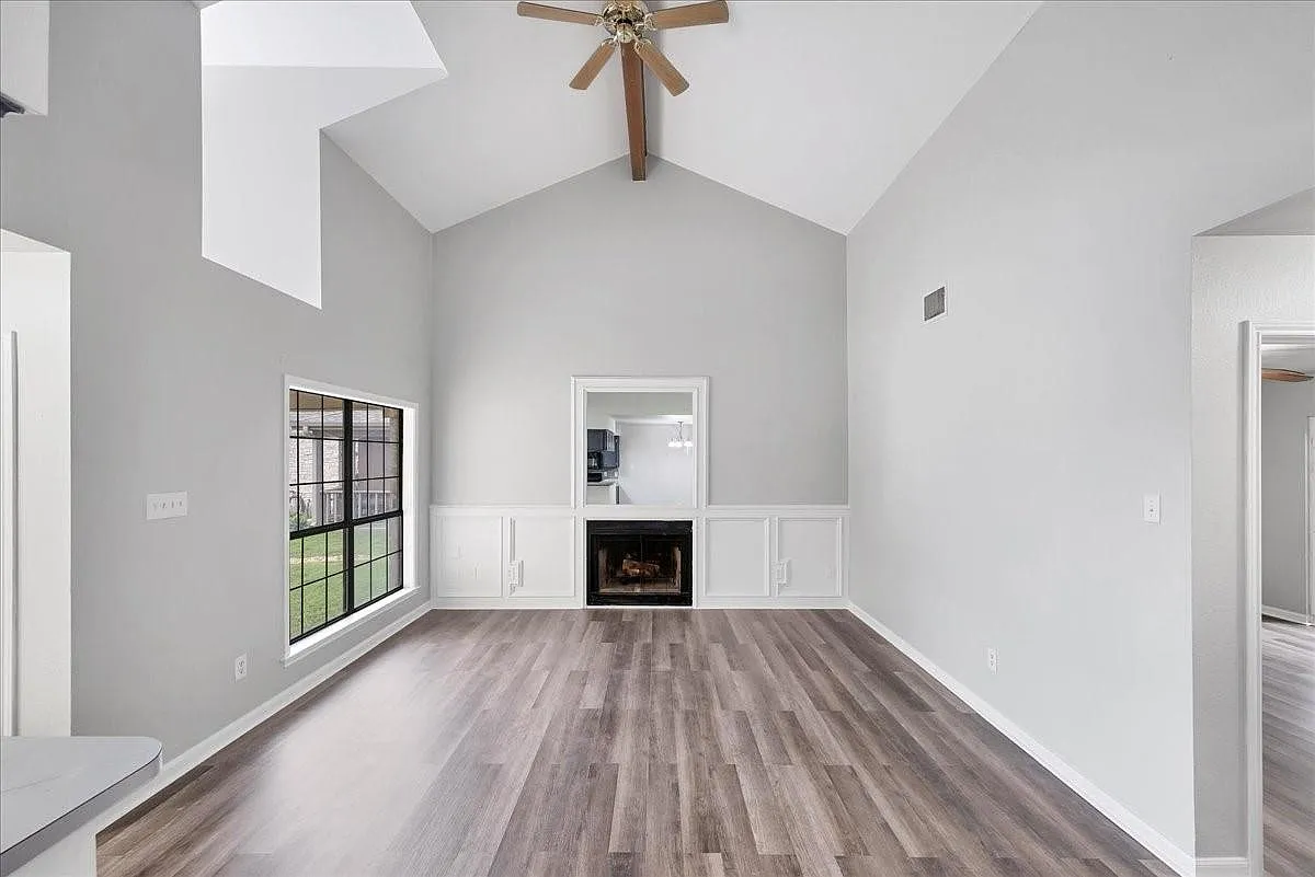 2 bed, 2.0 bath, 1144 sqft, $1,700 — Photo 4