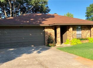 213 Ginger Ln, Euless, TX 76039