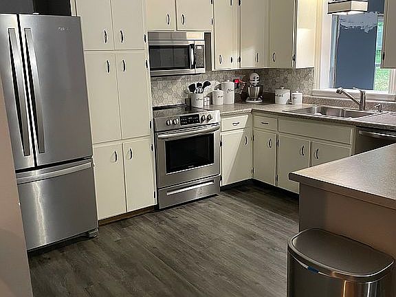 3rd image of 6709 North Dr