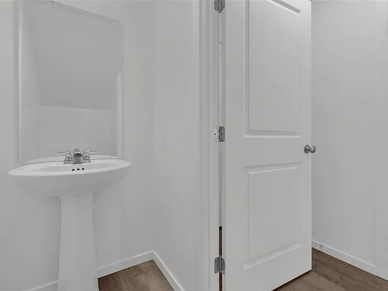2424 Bevel Ln — Photo 25