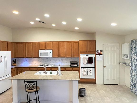 3rd image of 11052 Foxmouth Cir