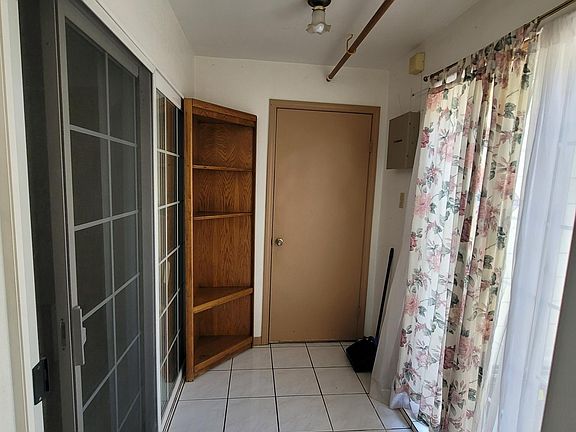4th image of 149 College Ave