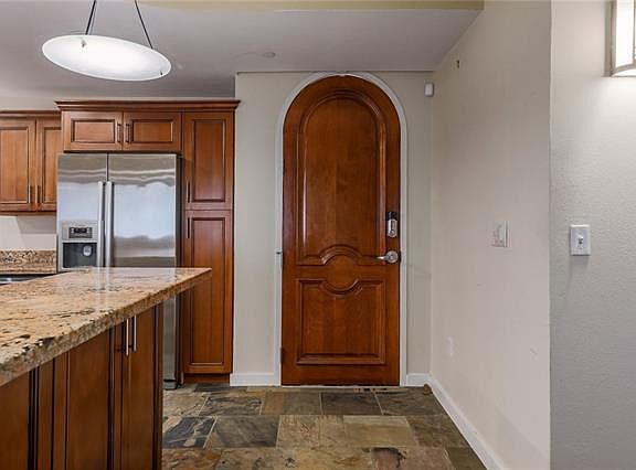 5th image of 1812 West Ave Suite 501