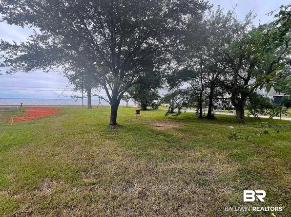 3784 Bay Front Rd, Mobile, AL 36605