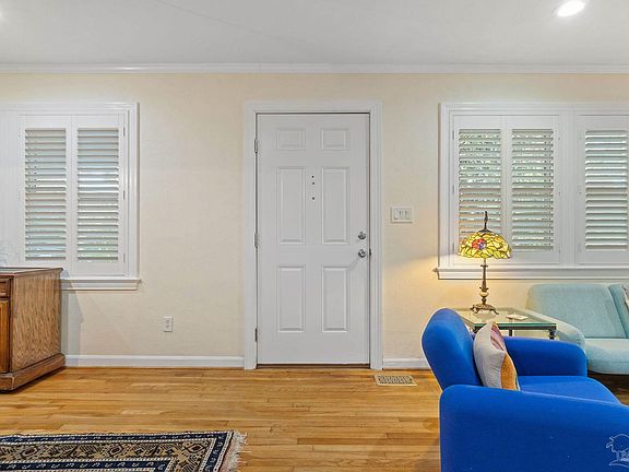 5th image of 2505 Yates Ave