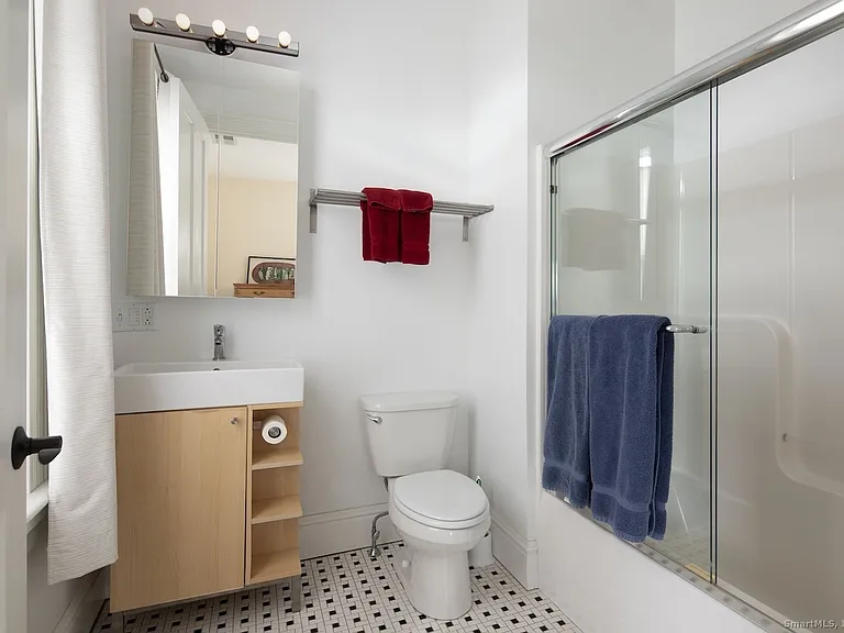 31 Sharon Rd #3 — Photo 8