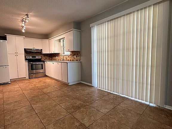 4th image of 4728 SE 22nd St