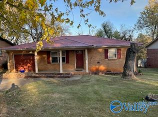 2208 E Arbor Dr NW, Huntsville, AL 35811