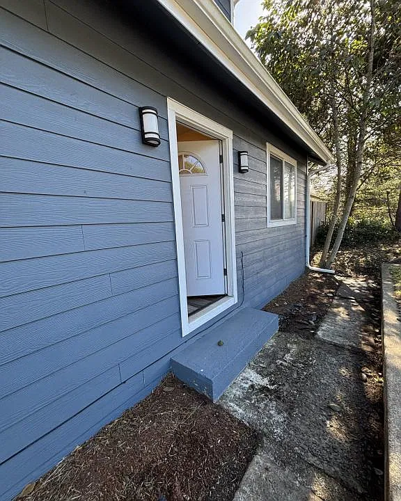 3430 N Highway 101