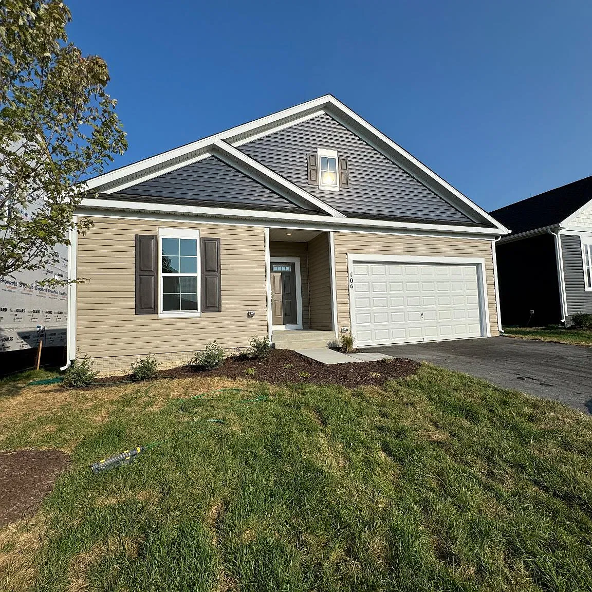4 bed, 3.0 bath, 2502 sqft, $2,995 — Photo 2