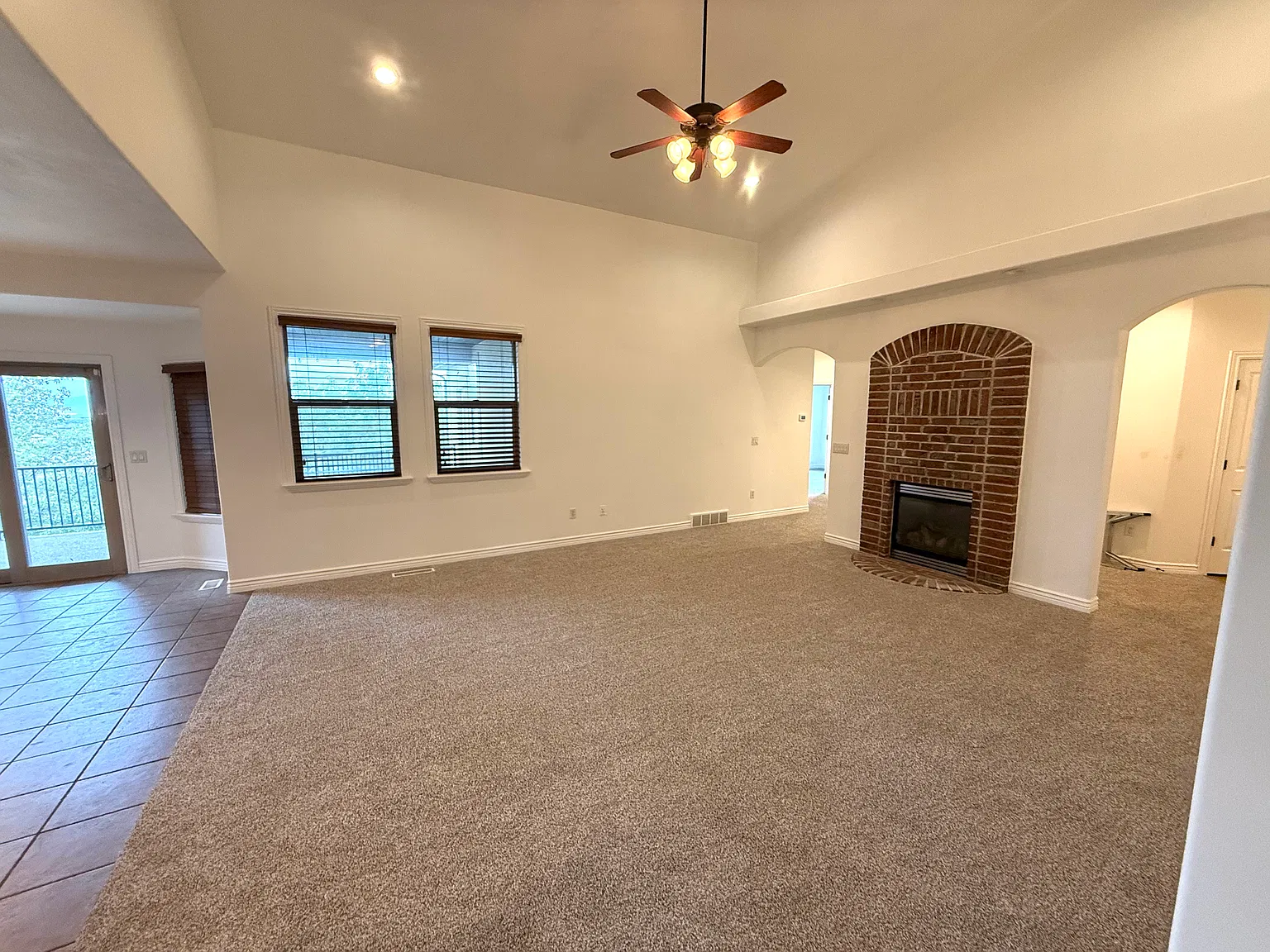 6 bed, 3.5 bath, 4328 sqft, $4,500 — Photo 4