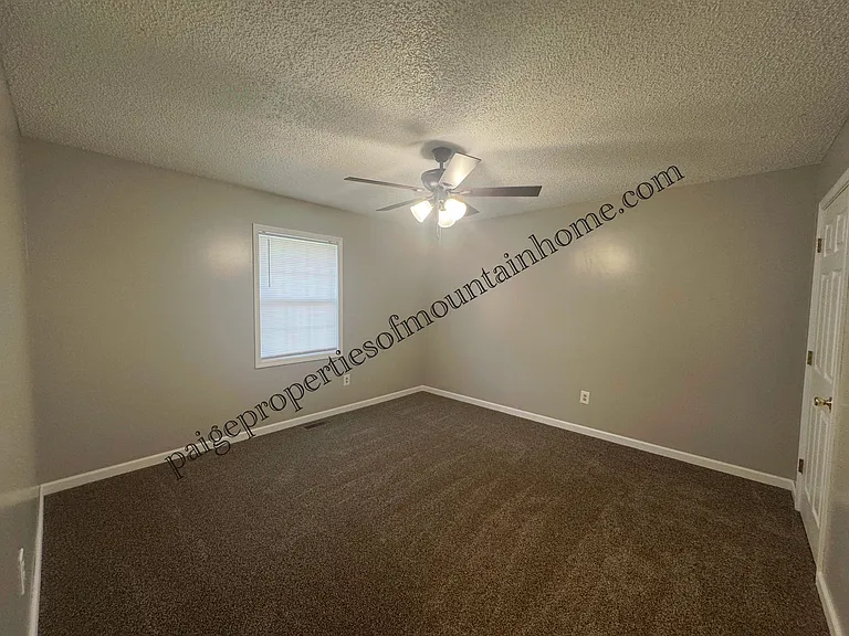 517/519 E. 13th Street — Photo 20