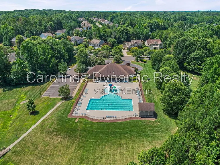 1912 Madeira Cir — Photo 38