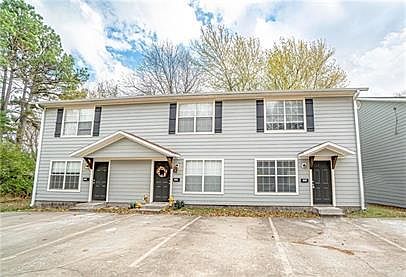 1st image of 1526 N Addington Ave #1528