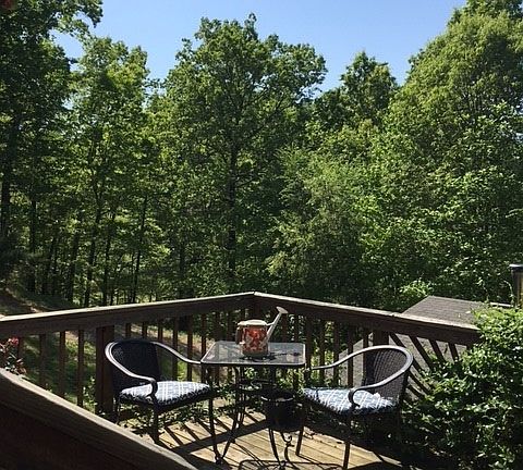 5th image of 16 Elliott Ln