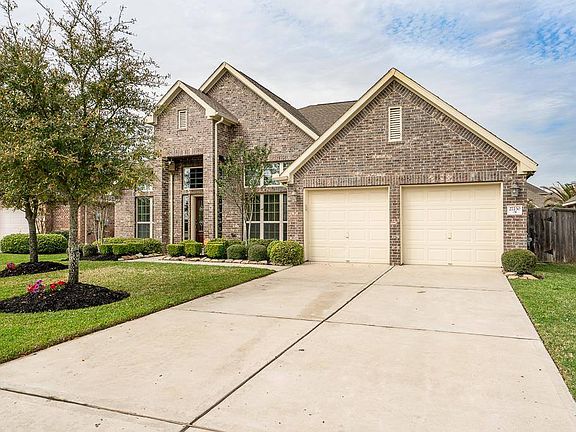 3rd image of 27230 Horseshoe Falls Ln