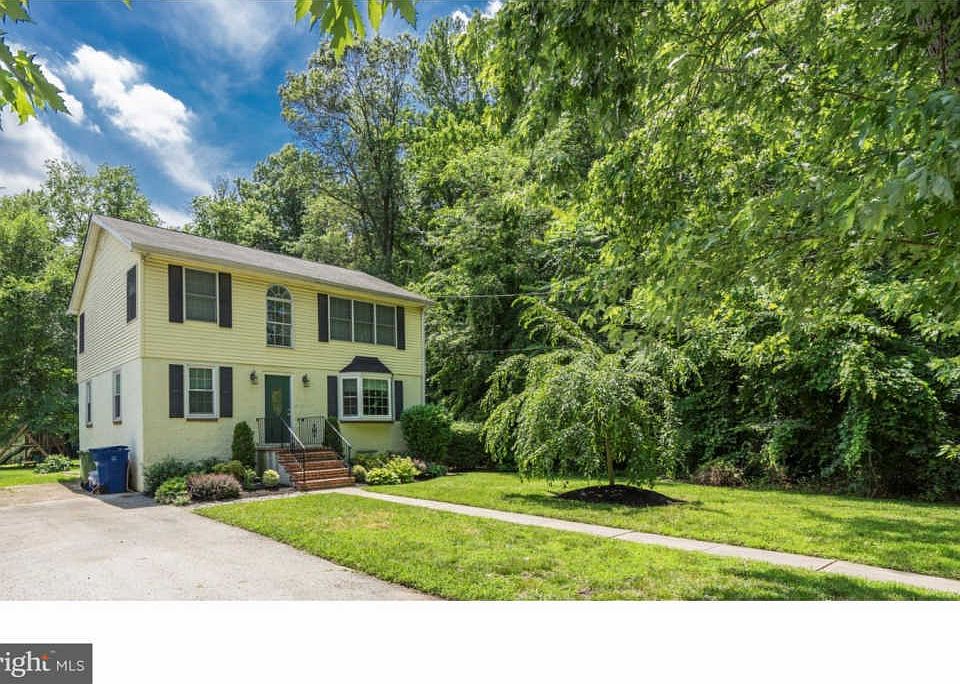 1st image of 1225 Hollis Ave