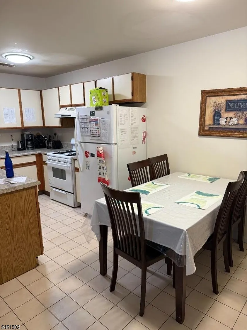 2 bed, 2.0 bath, $2,350 — Photo 3