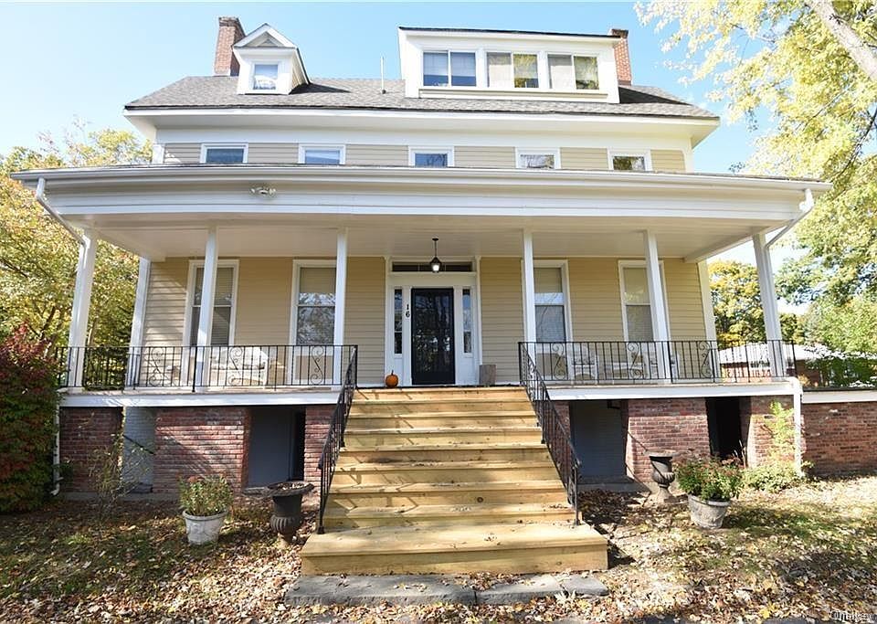 1st image of 16 Broad St #3