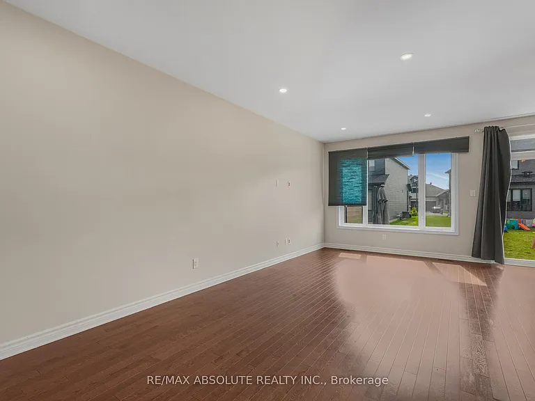 741 Namur St — Photo 7
