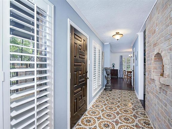 4th image of 2311 Riverlawn Dr