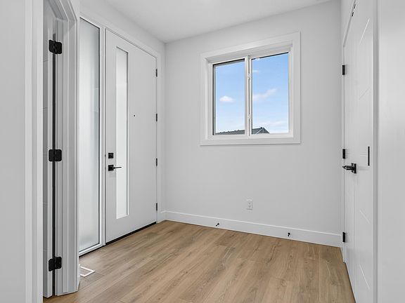 2nd image of 318 Elliott Wynd