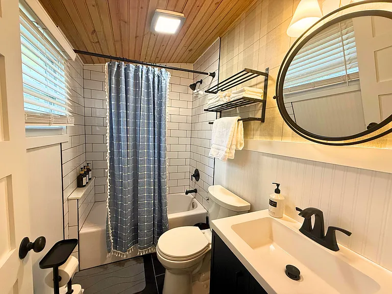 11 Brooks Ave — Photo 24