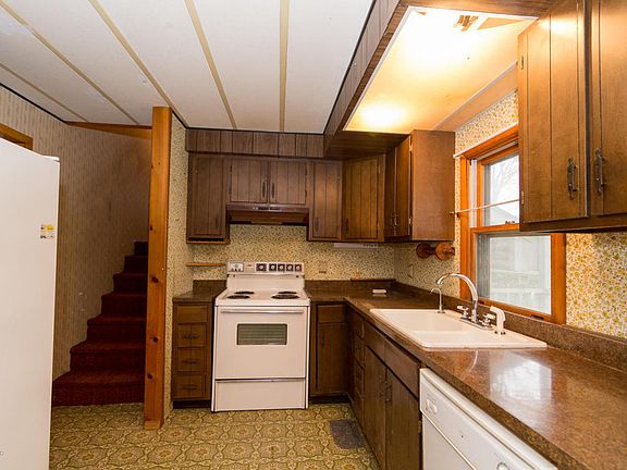4th image of 2563 Juniper Ave