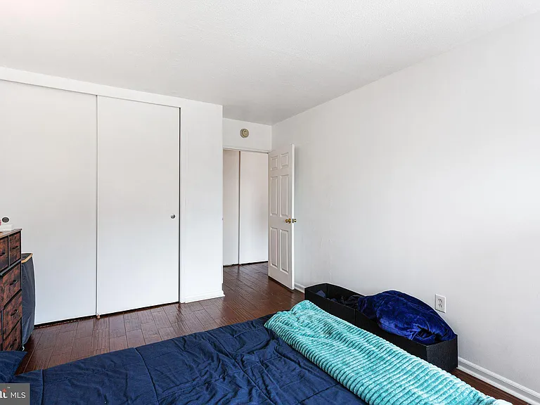 2101 Chestnut St #1012 — Photo 8