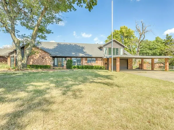 2824 Nichols Rd, Chickasha, OK 73018