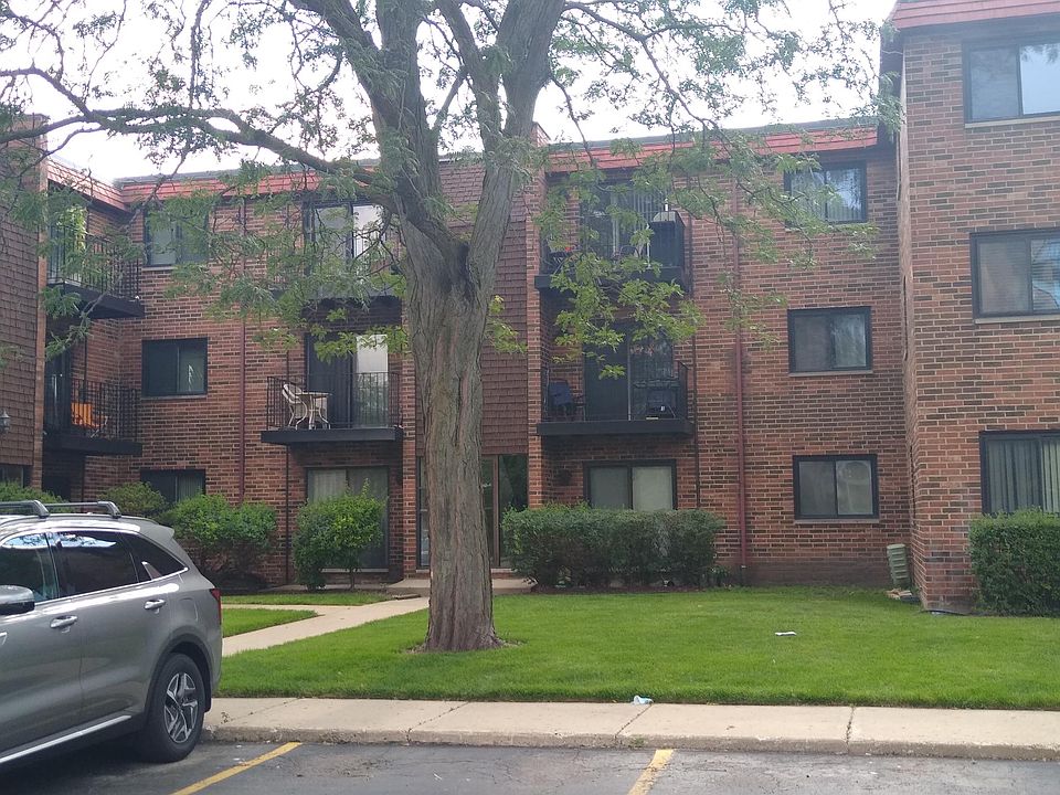 2nd image of 1781 W Algonquin Rd