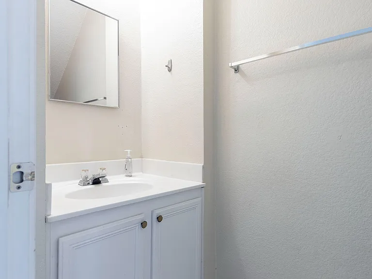 1/2 Guest Bathroom