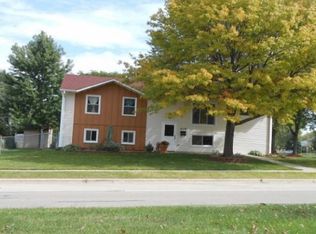 319 S Park Blvd, Streamwood, IL