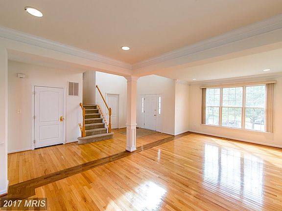 4th image of 43346 La Belle Pl