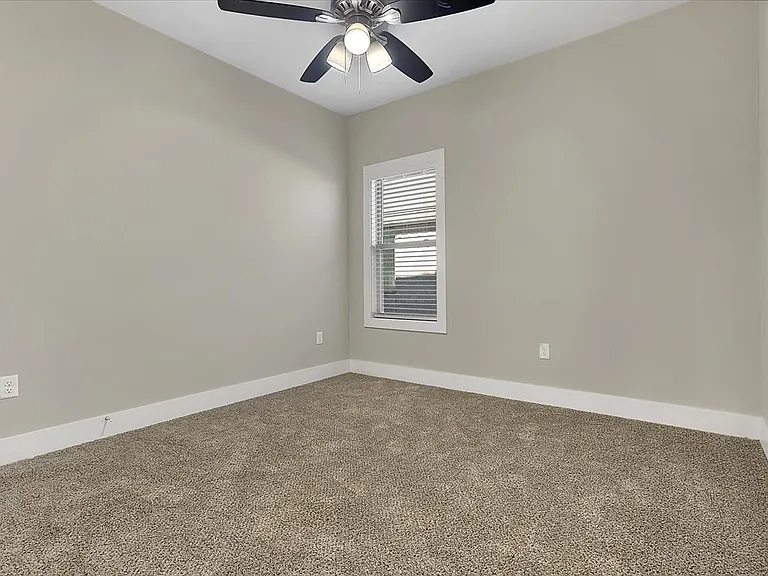 132 Calvin Dr — Photo 13