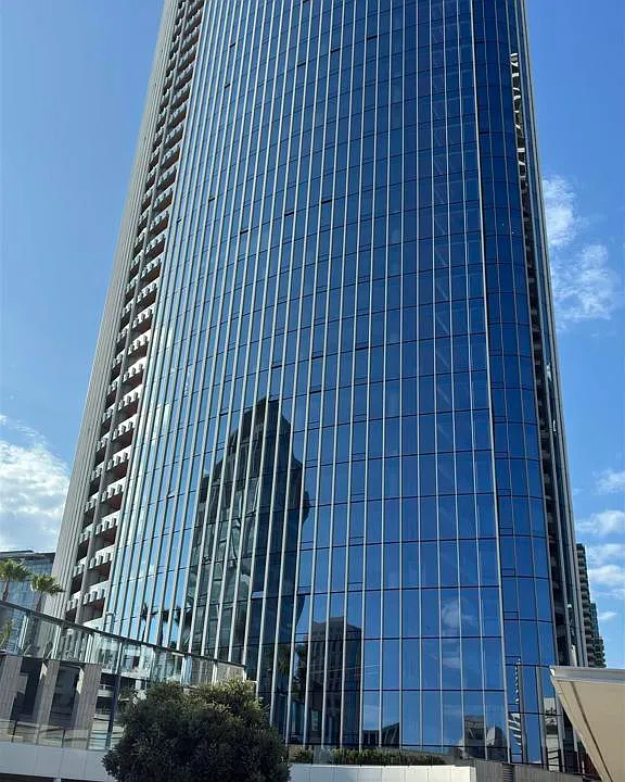 888 W E St