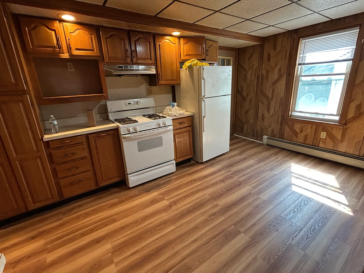 3 bed, 1250 sqft, $2,200 — Photo 2