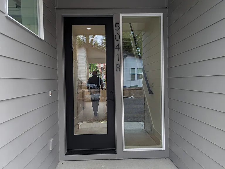 5041 SE King Rd #B — Photo 3