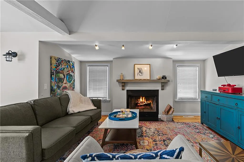 2 bed, 1.5 bath, 1034 sqft, $3,500 — Photo 1