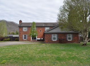228 E Cedar Dr, Pikeville, KY 41501