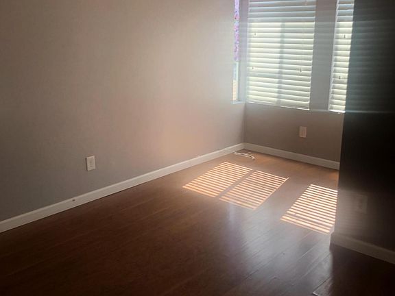 3rd image of 1130 Manzana Way