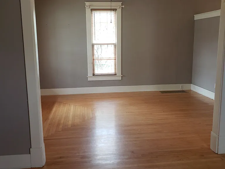 2104 N Fir St — Photo 12