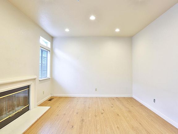 2nd image of 510 Porpoise Bay Ter APT A