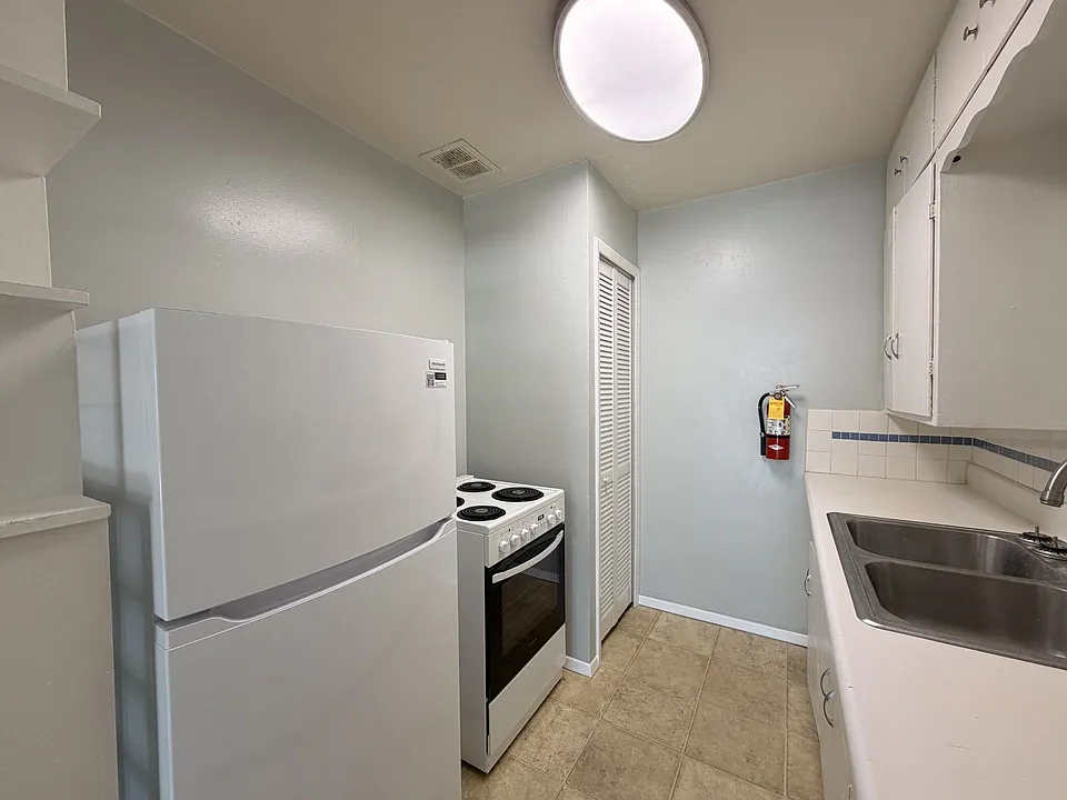 1209 MLK - 750 SF Renovated Mid-Century Modern 1 BD 4 Blocks to UNM